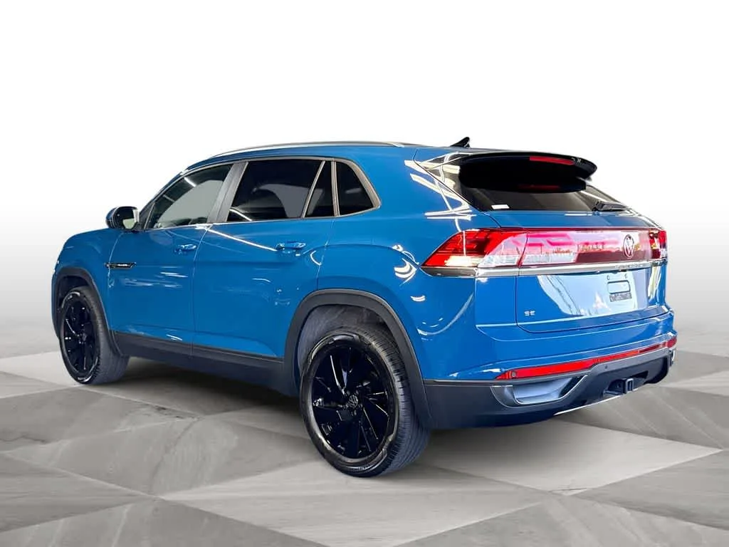 2026 Volkswagen Atlas Cross Sport 2.0T SE w/Technology photo 6
