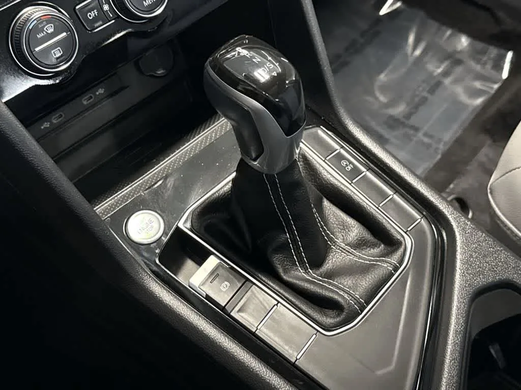 2024 Volkswagen Taos SE photo 20