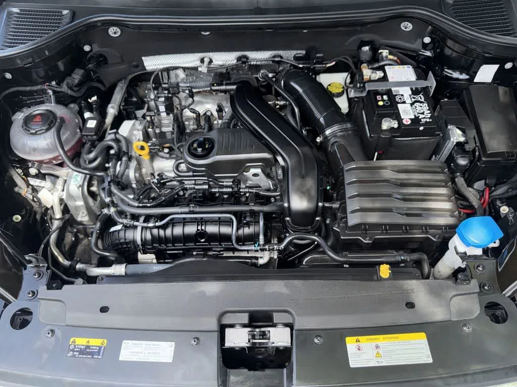 2024 Volkswagen Taos S photo 12