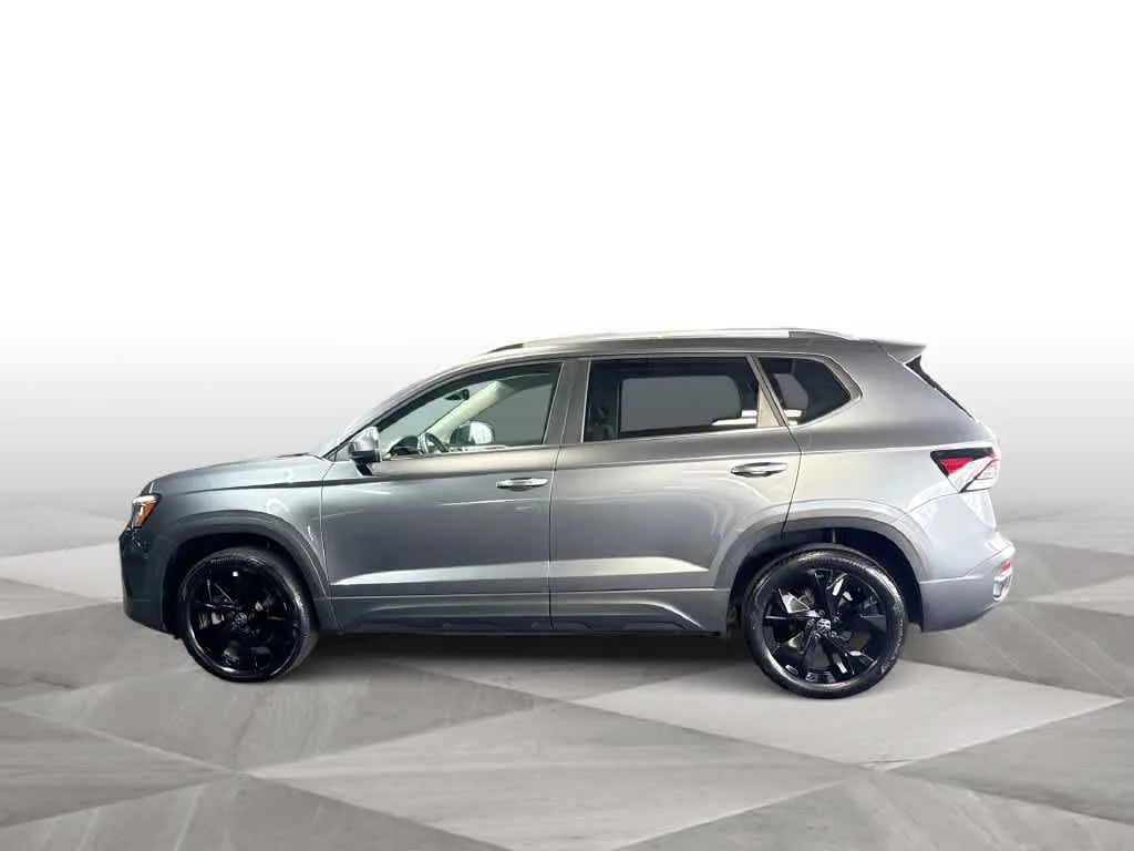 2026 Volkswagen Taos SE photo 5