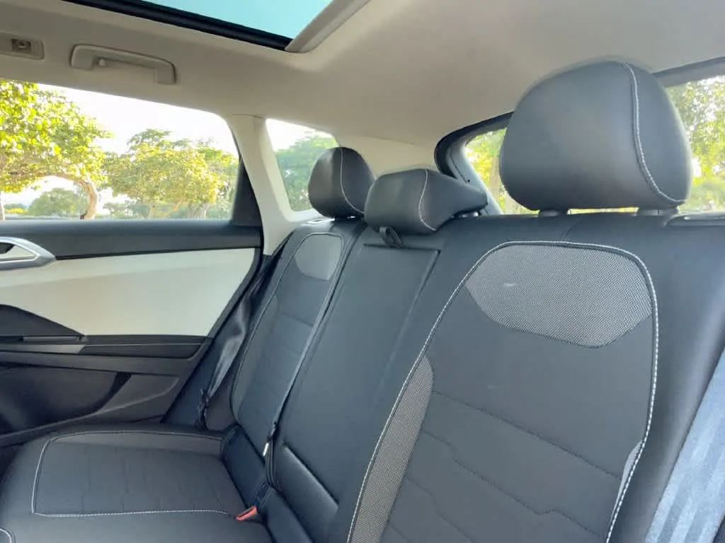 2026 Volkswagen Taos SE photo 22