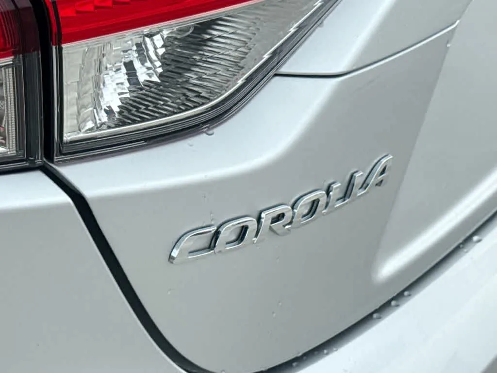 2026 Toyota Corolla LE photo 10