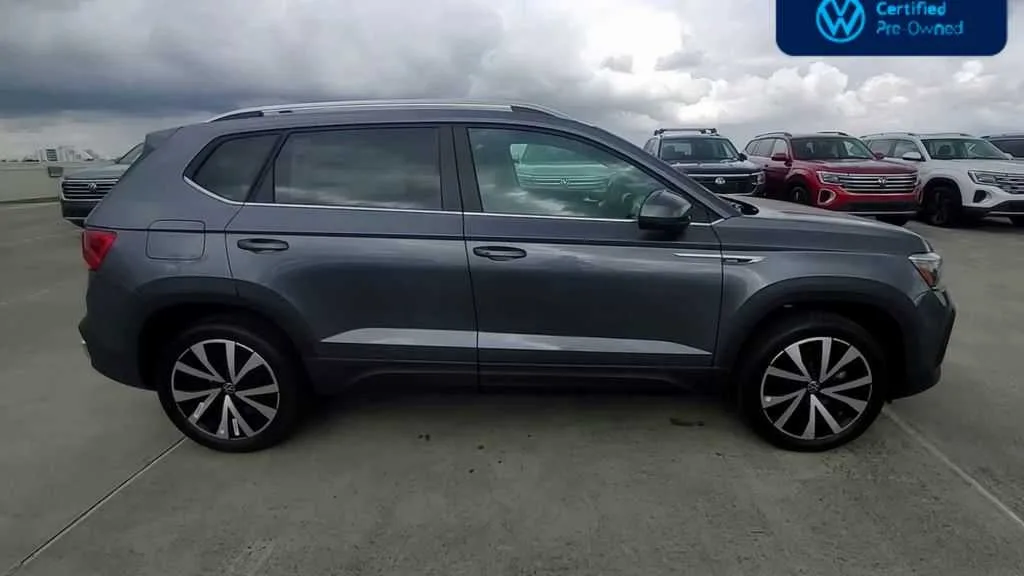 2024 Volkswagen Taos SE photo 9