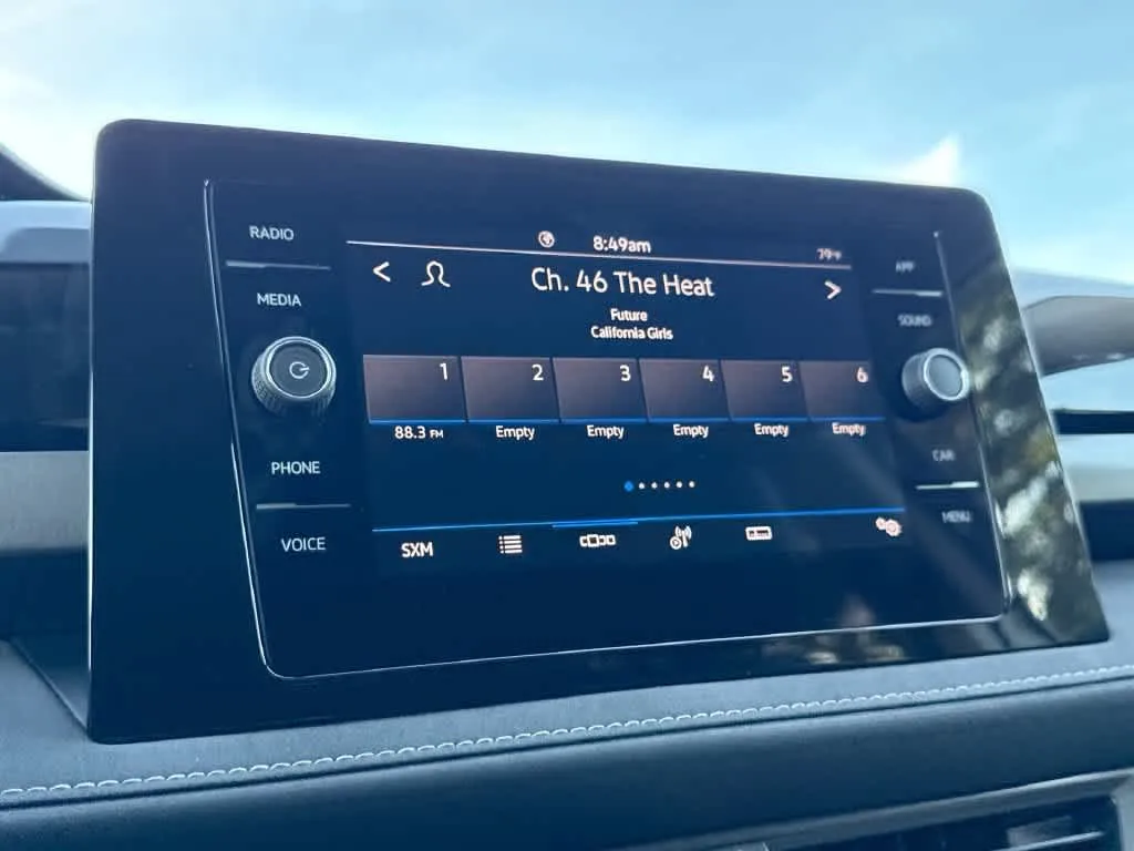 2026 Volkswagen Taos SE Black photo 17