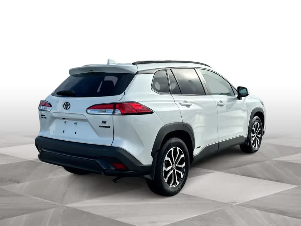 2024 Toyota Corolla Cross Hybrid SE photo 8