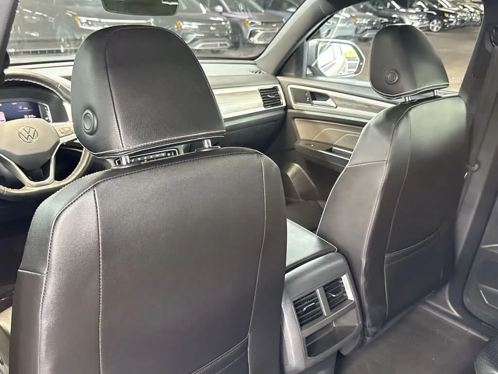 2023 Volkswagen Atlas Cross Sport 2.0T SE w/Technology photo 23