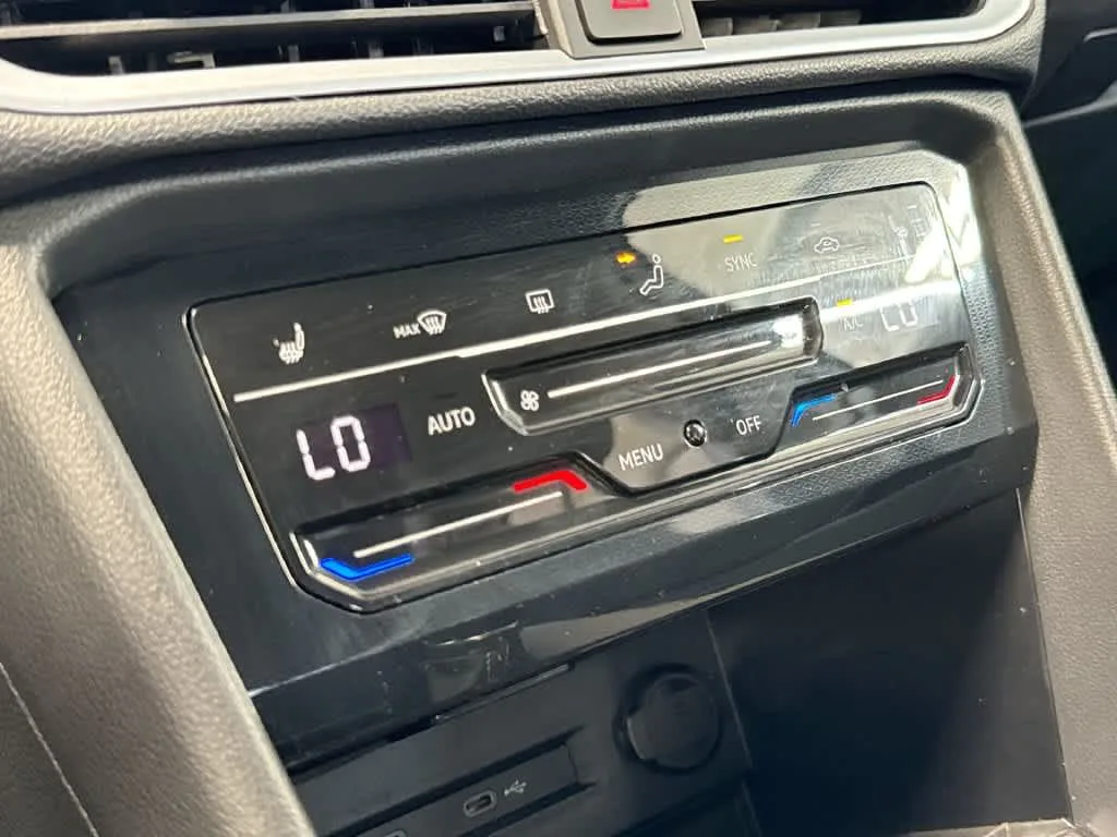 2026 Volkswagen Taos SE photo 19