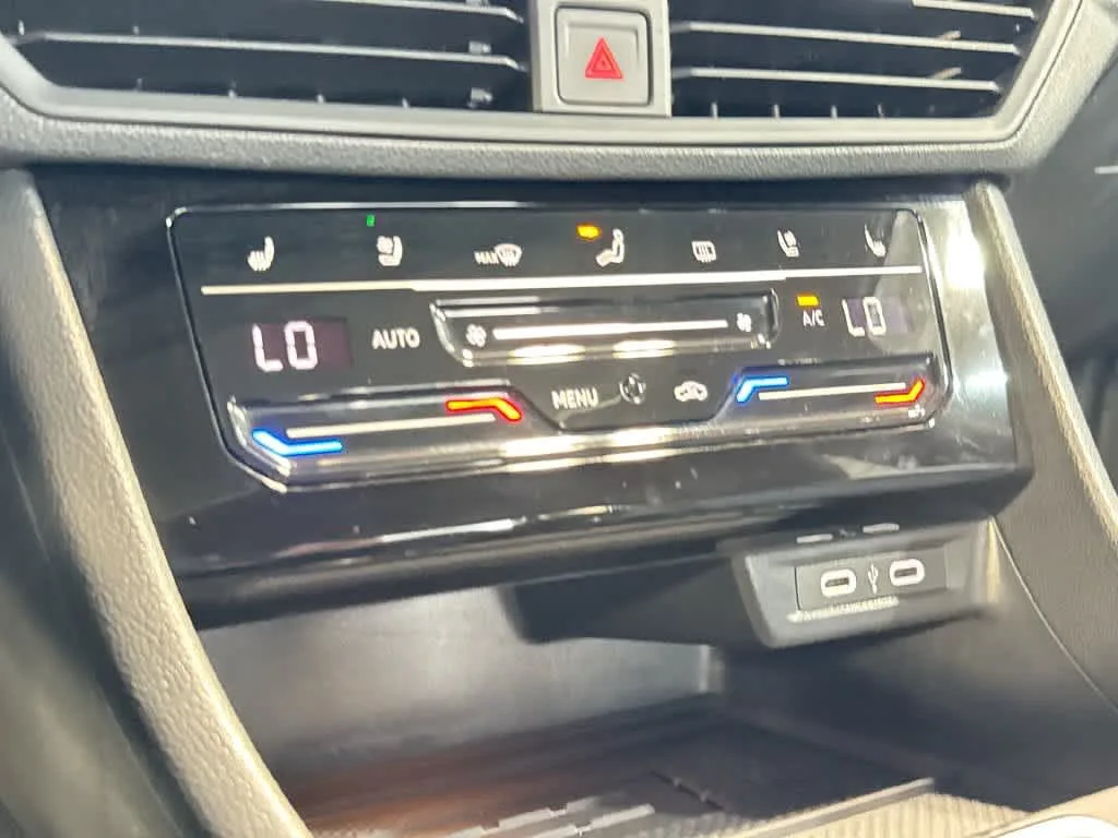 2025 Volkswagen Jetta GLI Autobahn photo 19