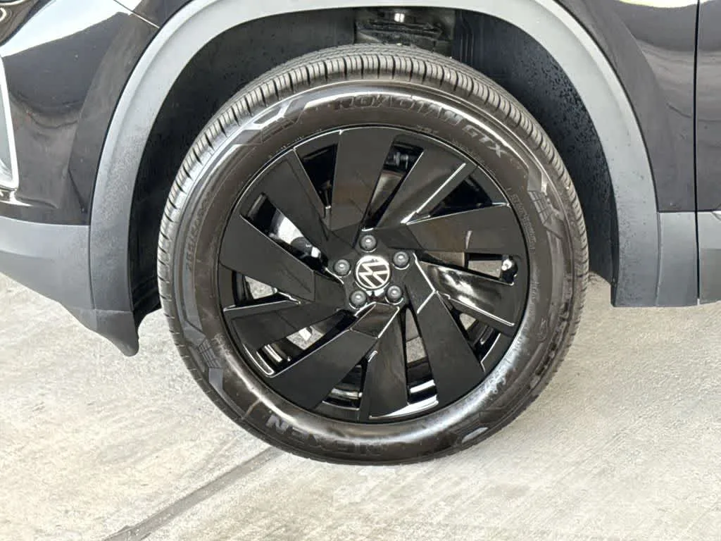 2026 Volkswagen Atlas 2.0T SE w/Technology photo 11