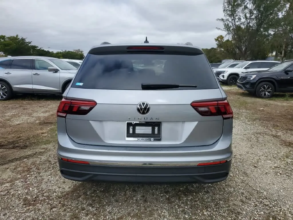 2024 Volkswagen Tiguan S photo 13