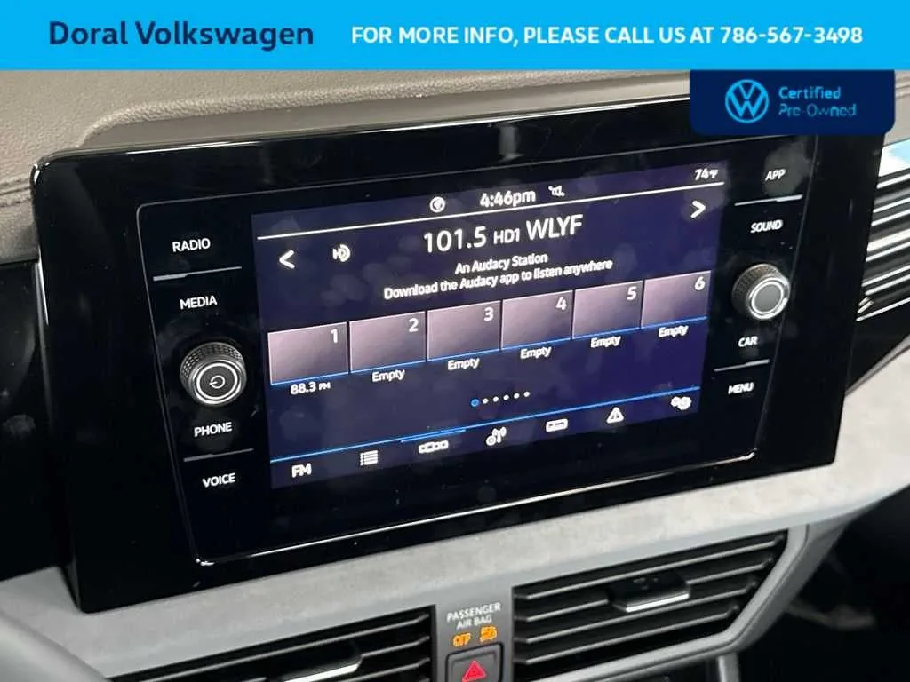 2025 Volkswagen Jetta SE photo 18