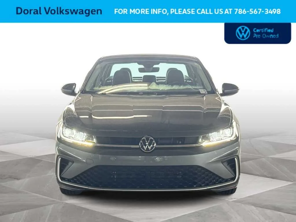 2025 Volkswagen Jetta SE photo 3