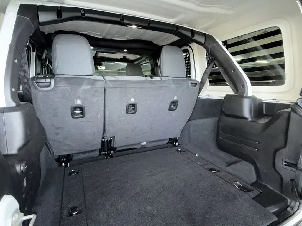 2024 Jeep Wrangler Sport S photo 25