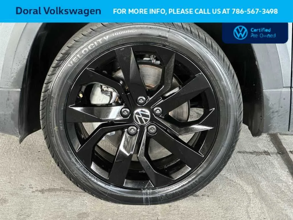 2023 Volkswagen Taos SE photo 11