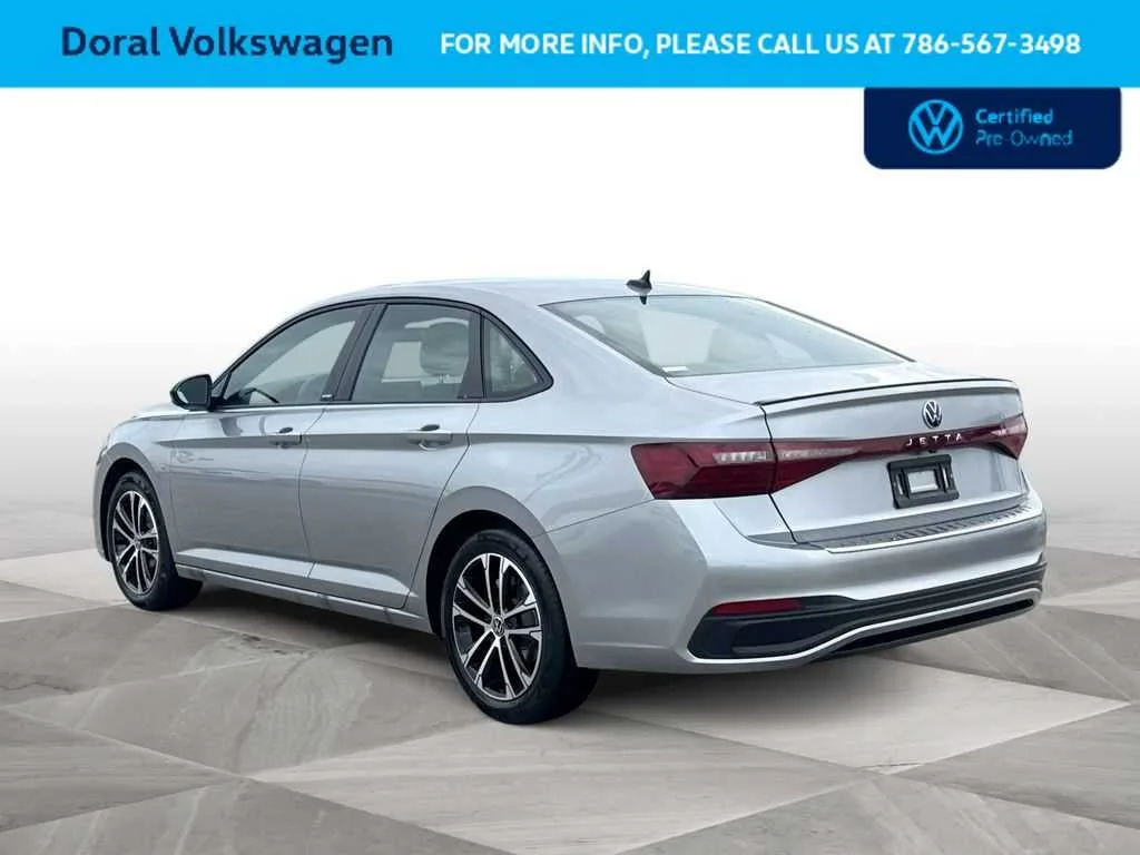 2025 Volkswagen Jetta Sport photo 6