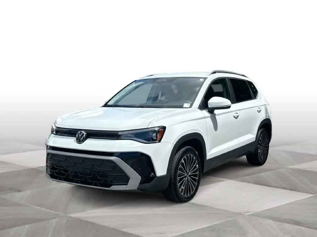 2026 Volkswagen Taos SE photo 4