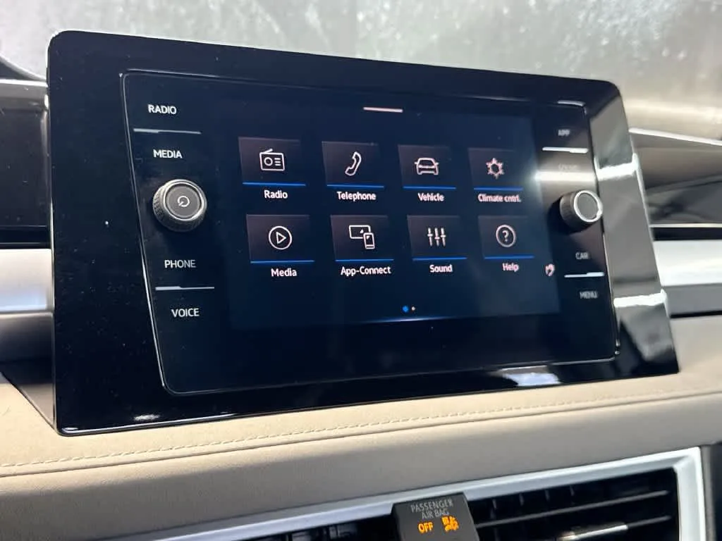 2026 Volkswagen Taos SE photo 17
