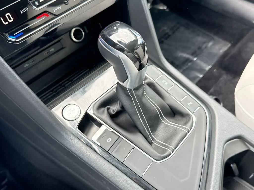 2026 Volkswagen Taos SE photo 20