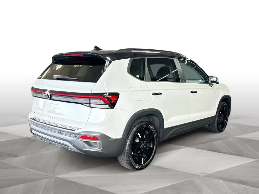 2026 Volkswagen Taos SE Black photo 8