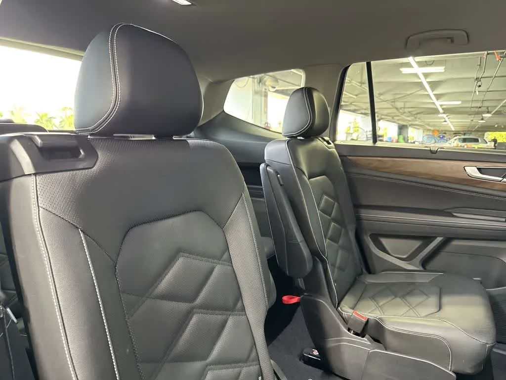 2024 Volkswagen Atlas 2.0T SE w/Technology photo 26