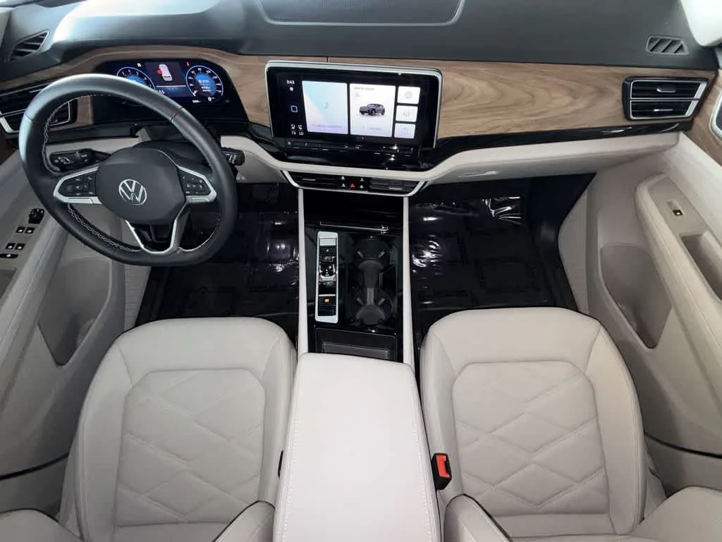 2026 Volkswagen Atlas 2.0T SE w/Technology photo 24