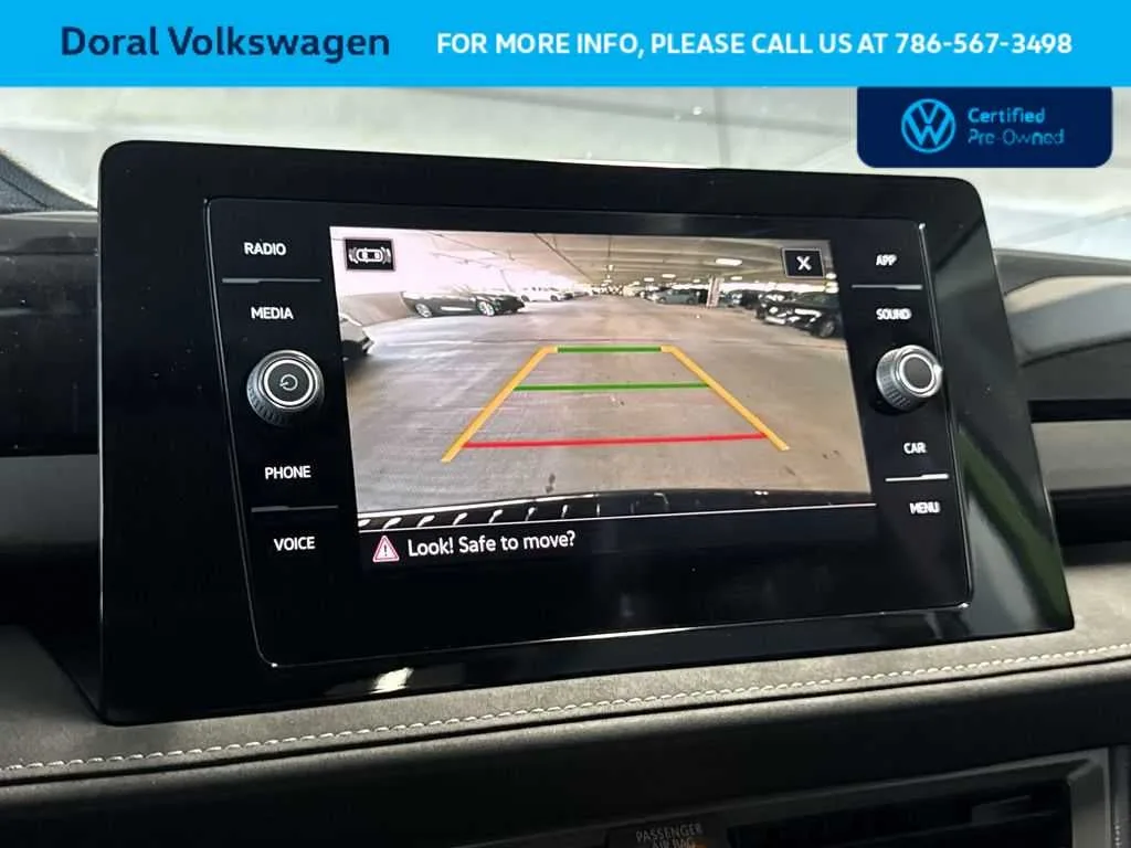 2025 Volkswagen Taos SE Black photo 19