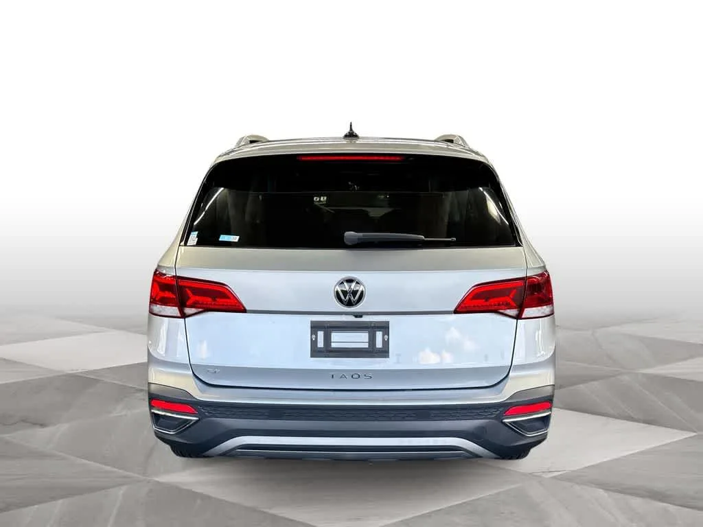 2022 Volkswagen Taos SE photo 7