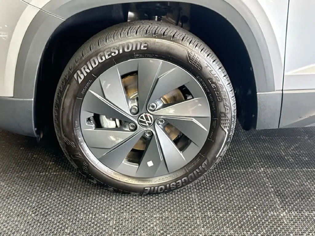 2026 Volkswagen Taos S photo 11
