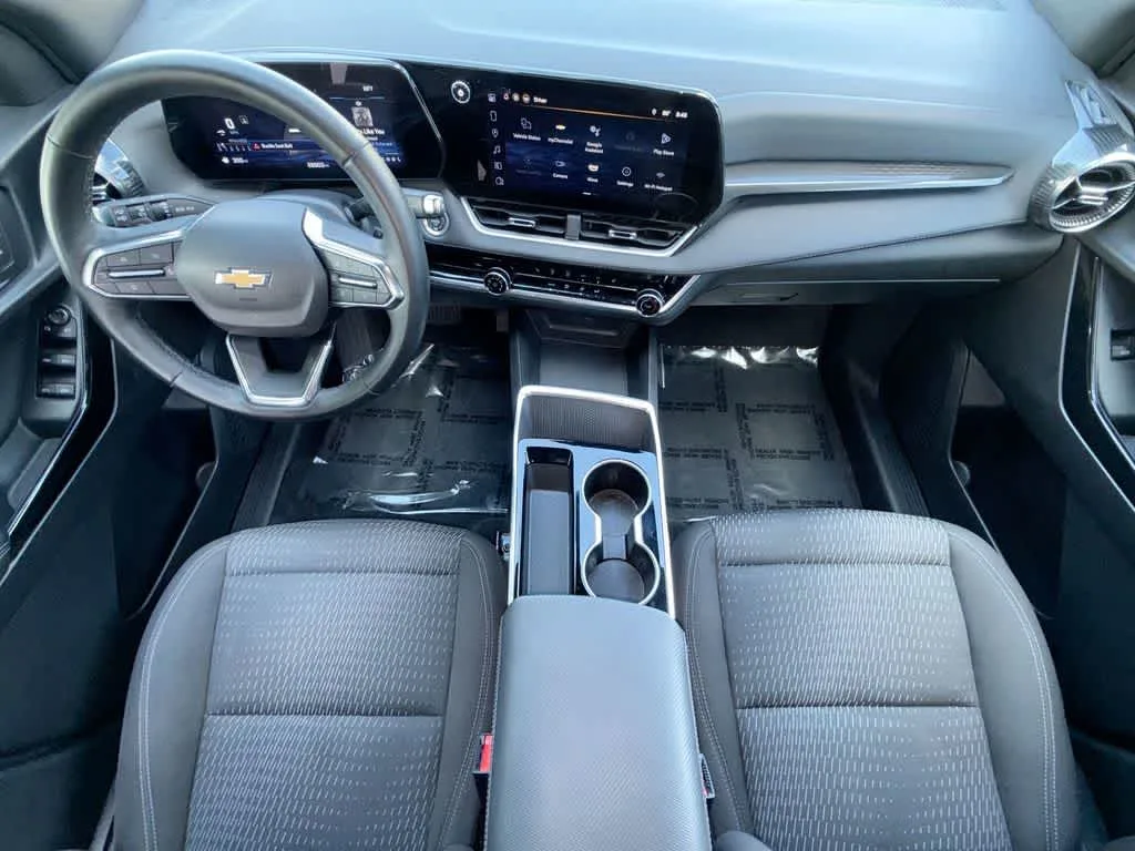 2025 Chevrolet Equinox FWD LT photo 24