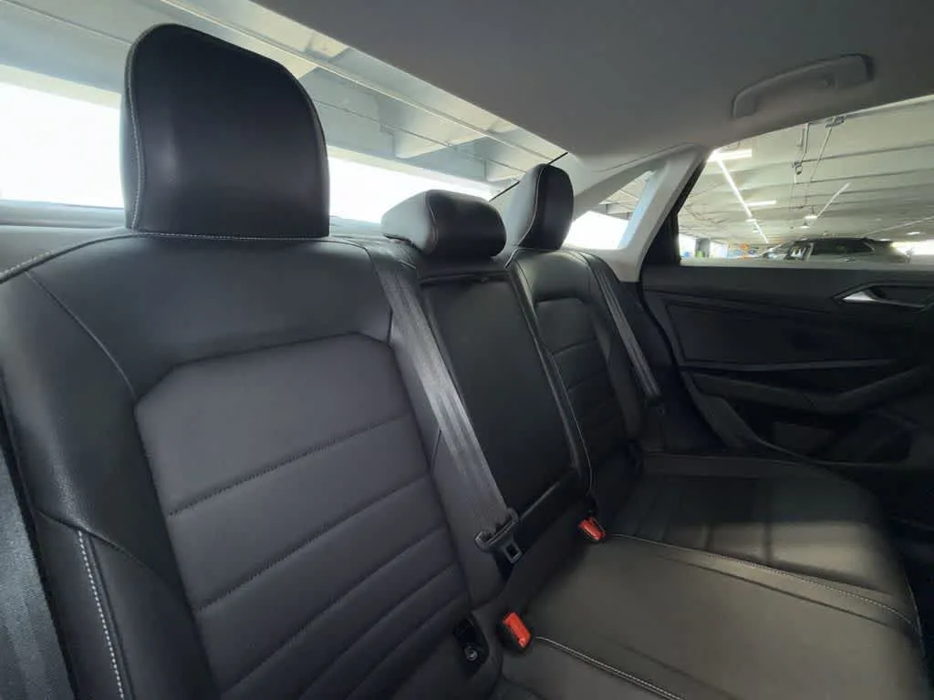 2022 Volkswagen Jetta SE photo 26