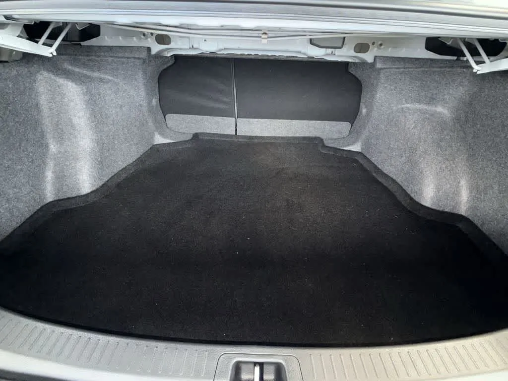 2026 Toyota Corolla LE photo 25