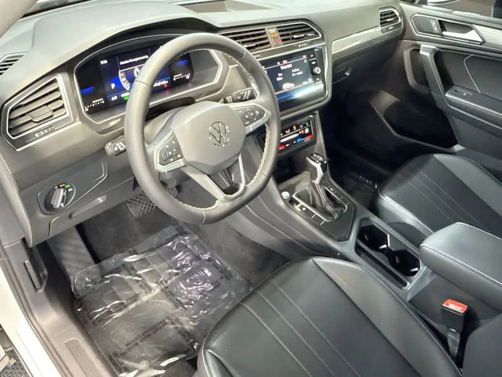 2024 Volkswagen Tiguan SE photo 13