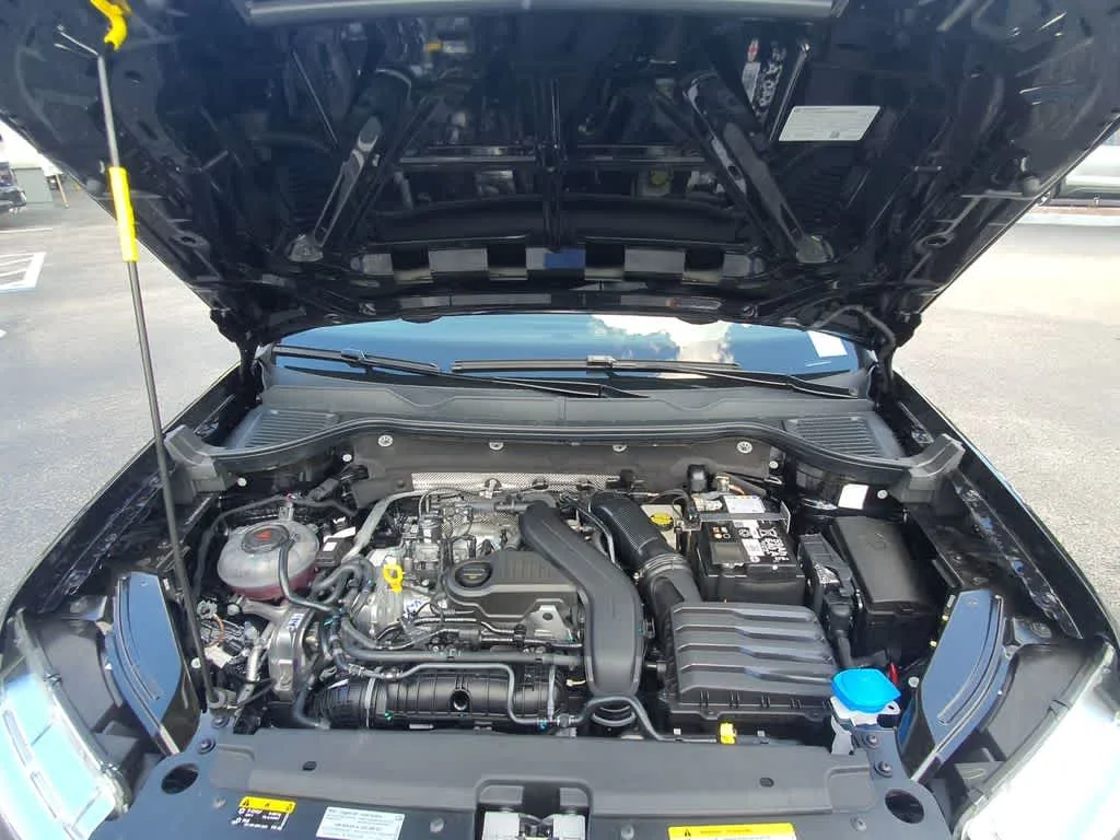 2024 Volkswagen Taos SE photo 18