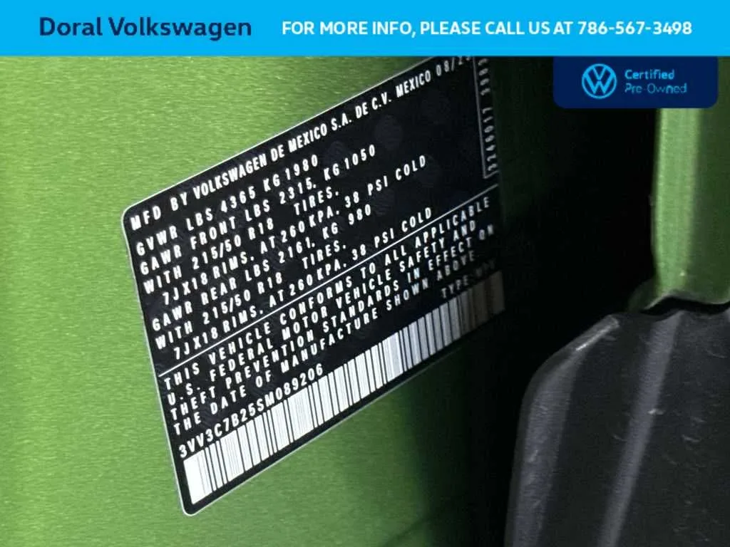 2025 Volkswagen Taos SE Black photo 29