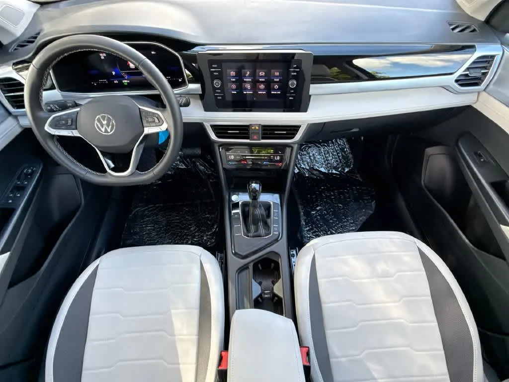 2026 Volkswagen Taos SE photo 24
