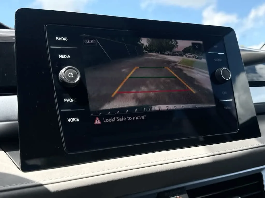 2026 Volkswagen Taos SE photo 18