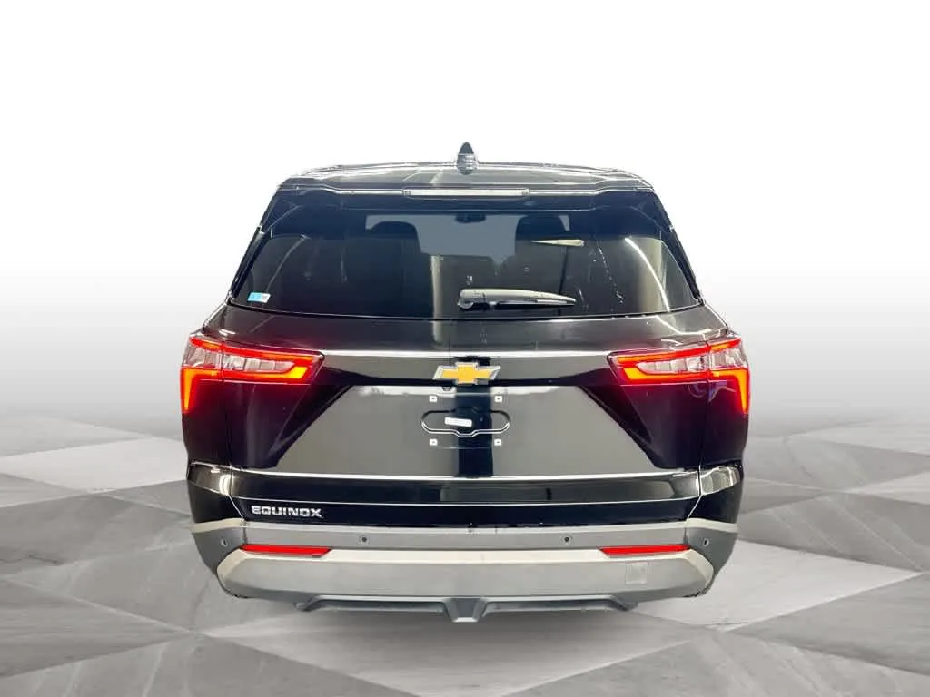 2025 Chevrolet Equinox FWD LT photo 7
