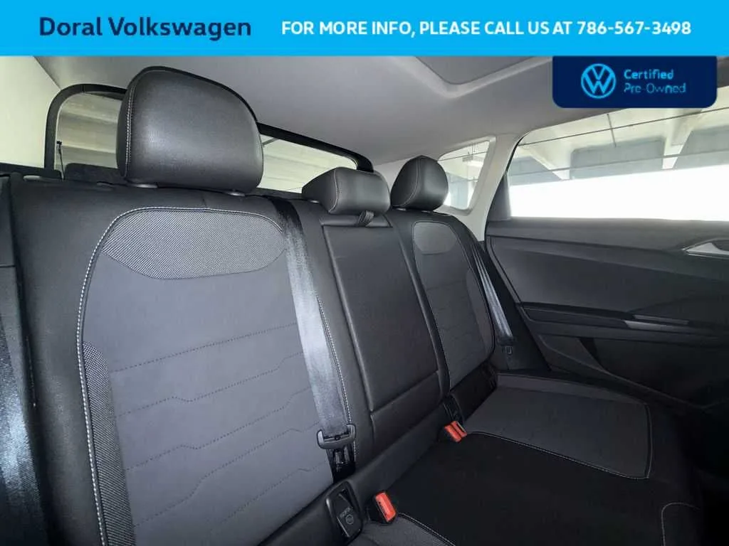 2025 Volkswagen Taos SE Black photo 26