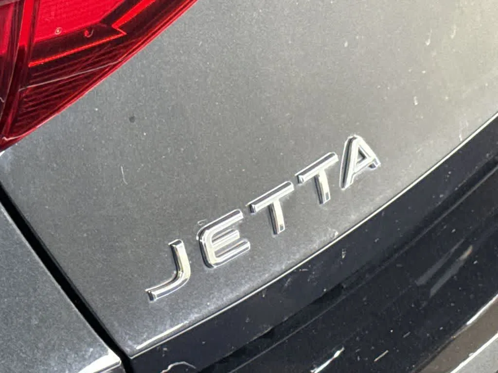 2022 Volkswagen Jetta SE photo 10