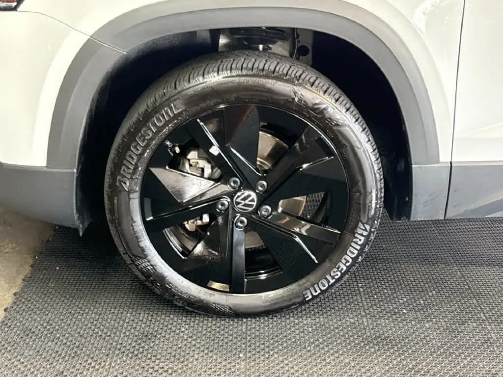 2026 Volkswagen Taos SE photo 11