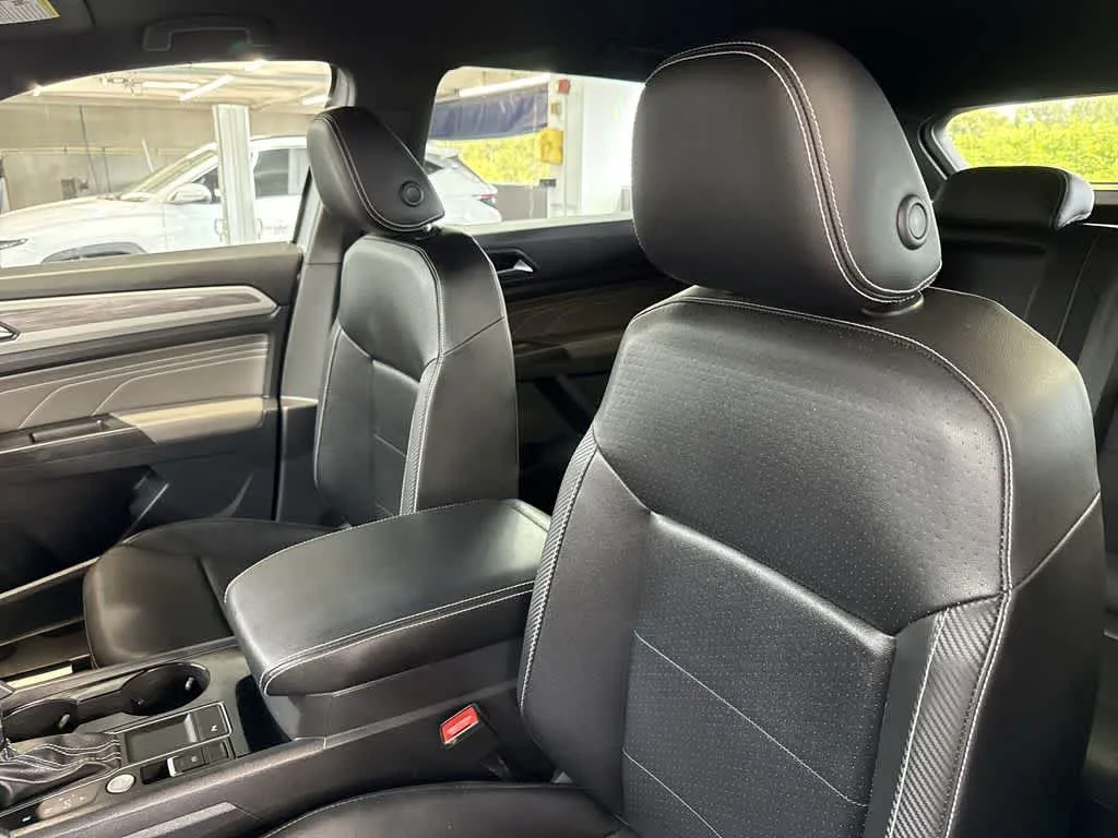 2023 Volkswagen Atlas Cross Sport 3.6L V6 SE w/Technology photo 14