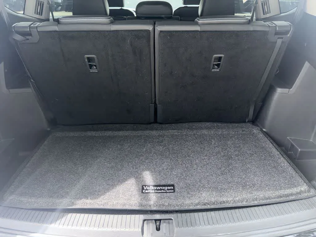 2024 Volkswagen Atlas 2.0T SE w/Technology photo 25