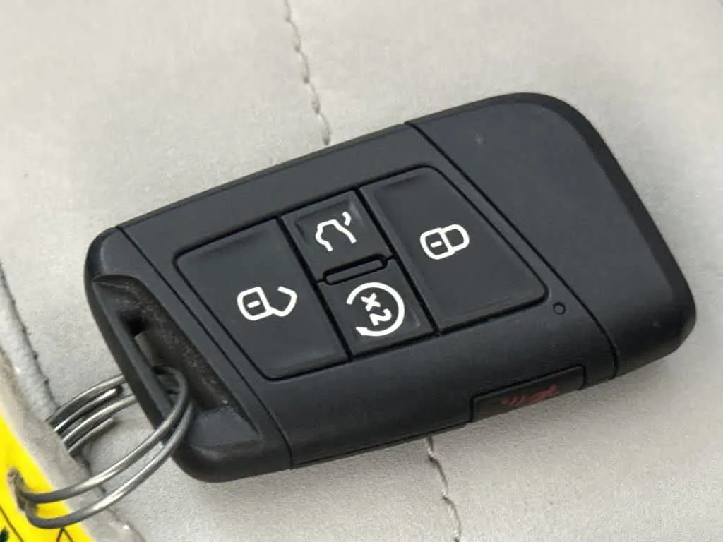 2026 Volkswagen Taos SE photo 28
