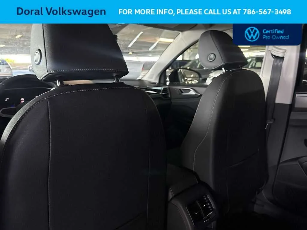 2025 Volkswagen Taos SE Black photo 23
