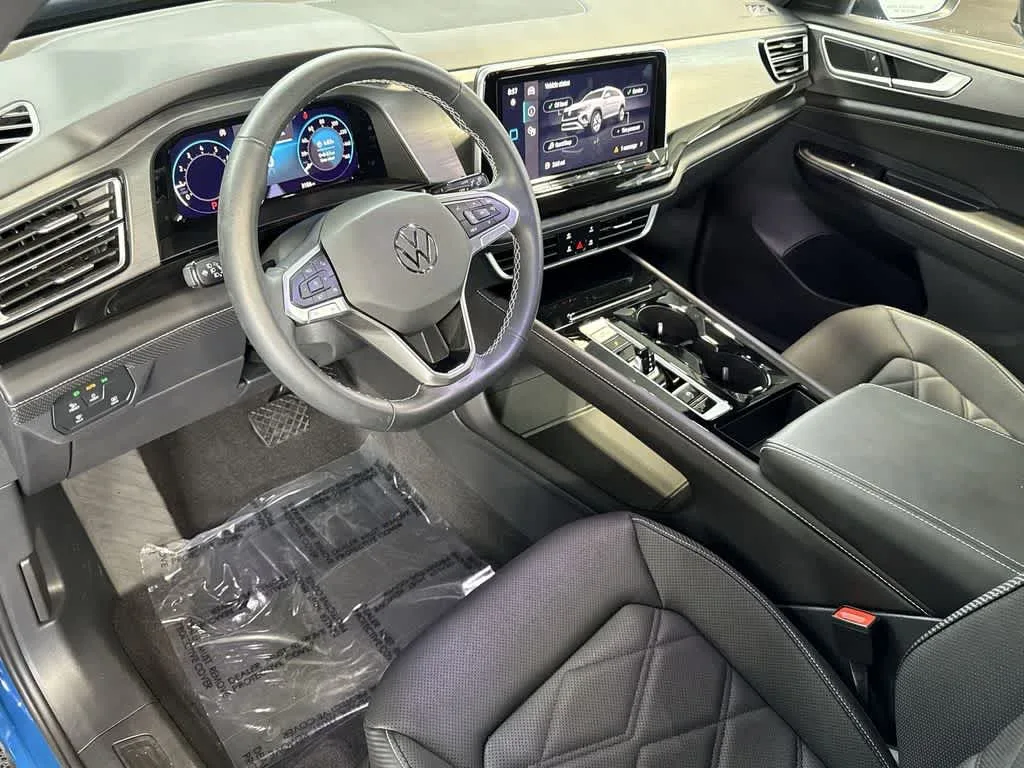 2026 Volkswagen Atlas Cross Sport 2.0T SE w/Technology photo 13