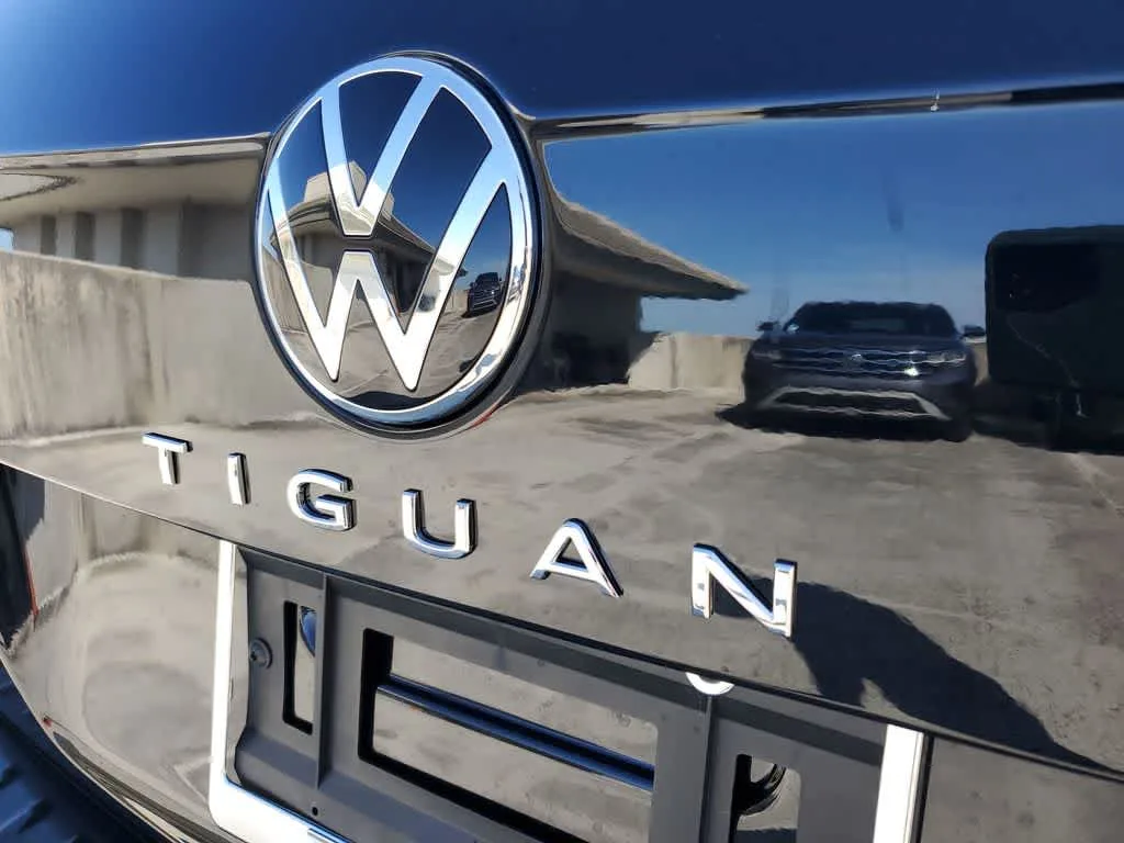2024 Volkswagen Tiguan SE R-Line Black photo 14