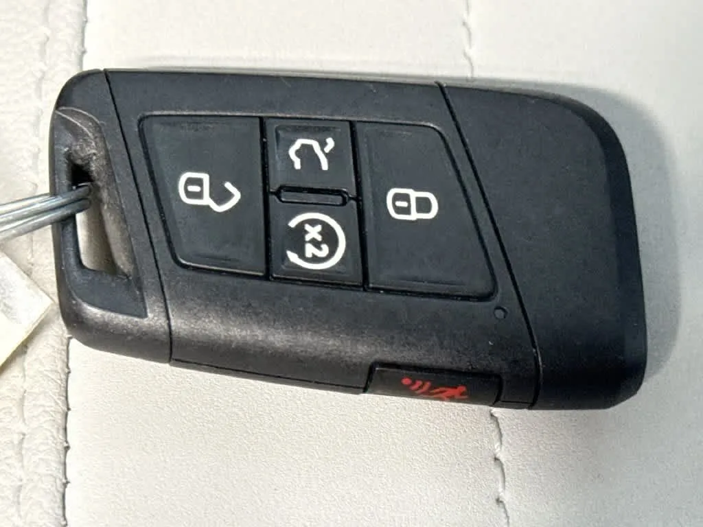 2026 Volkswagen Taos SE photo 28