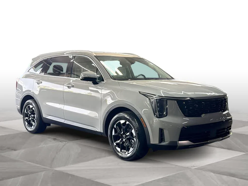 2025 Kia Sorento S photo 2