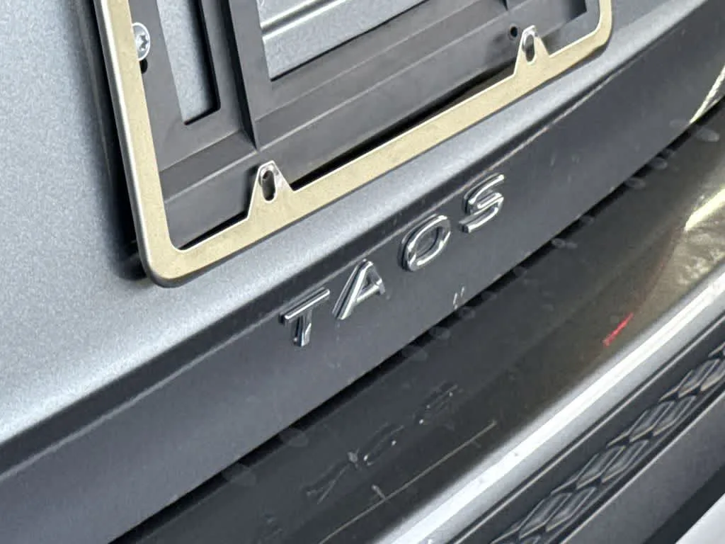 2023 Volkswagen Taos S photo 10