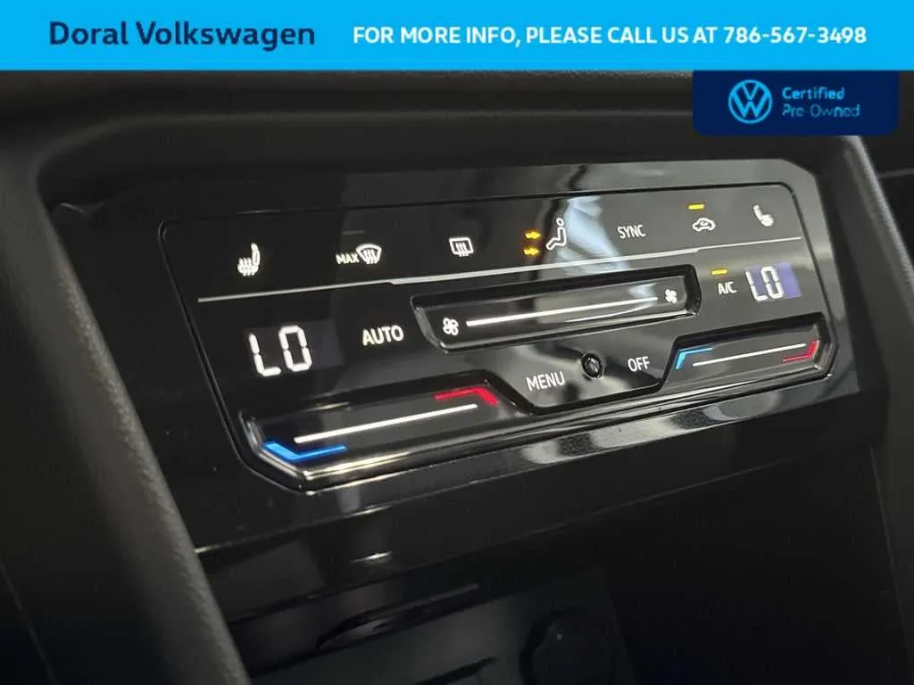 2025 Volkswagen Taos SE Black photo 20